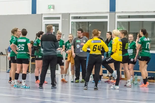 MV-Liga Handball Frauen: SV Pädagogik vs. Grün-Weiss Schwerin II (6:13) 22:25