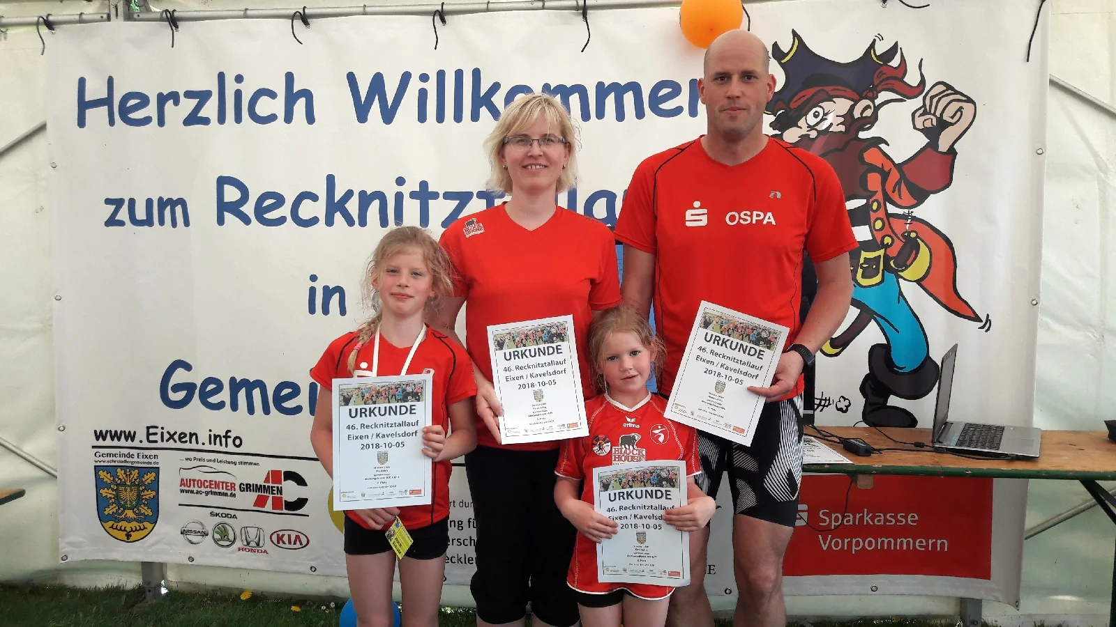 Das Foto zeigt Familie Behn aus Liessow. Foto: André Stache