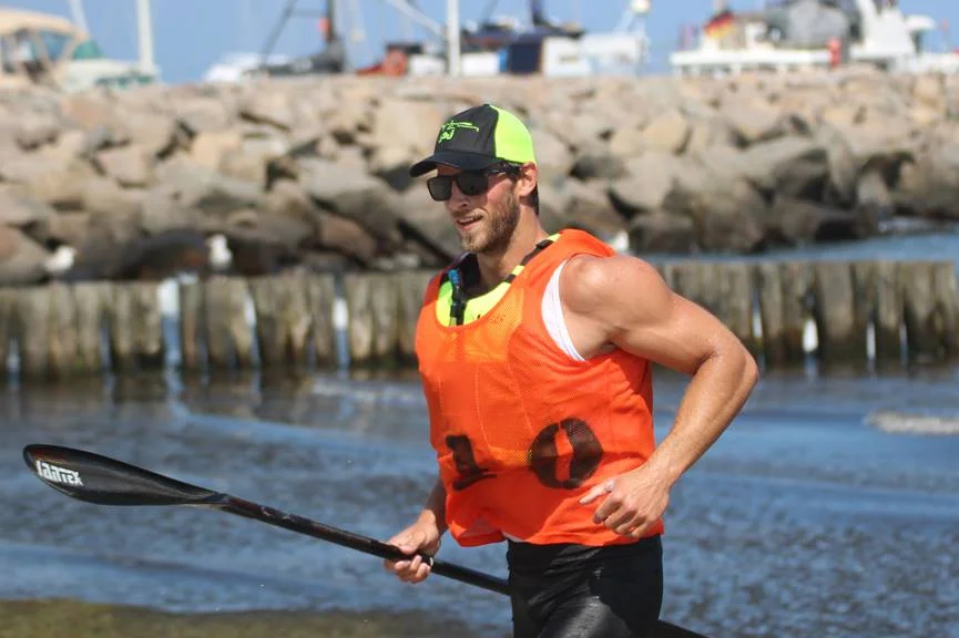 Gordan Harbrecht gewann am letzten Wochenende den Ostsee Cup vor Warnemünde. Foto: © Claudia Stüwe).