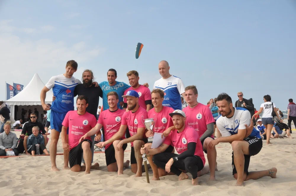 Bei den Herren gewannen „Karl`s Erdbären“. Foto: Pepe Hartmann