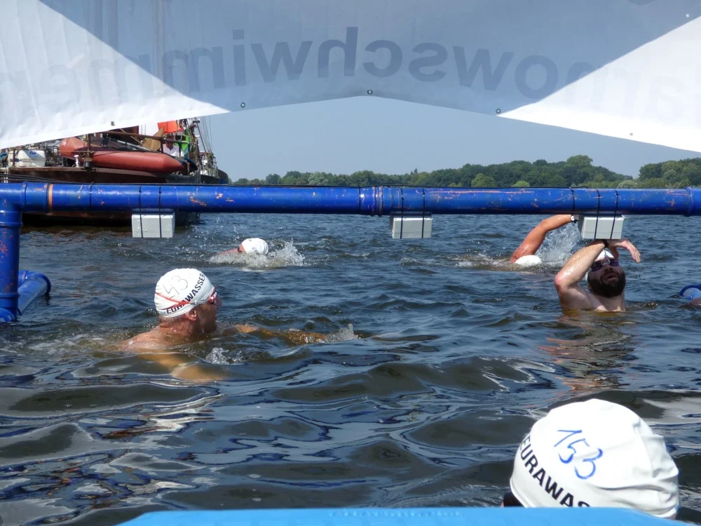 17. EURAWASSER- Warnowschwimmen 2018 – Zieleinlauf der 2200m Strecke. FOTO: Hanse SV Rostock