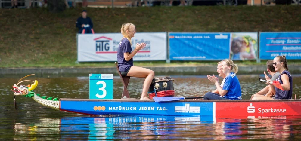 Warm up im Drachenboot