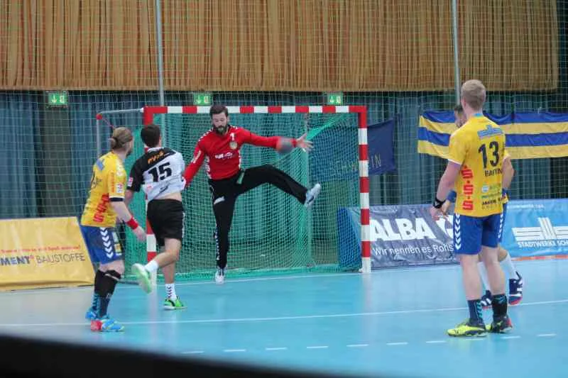 Stiere gewinnen gegen Braunschweig mit 34:33