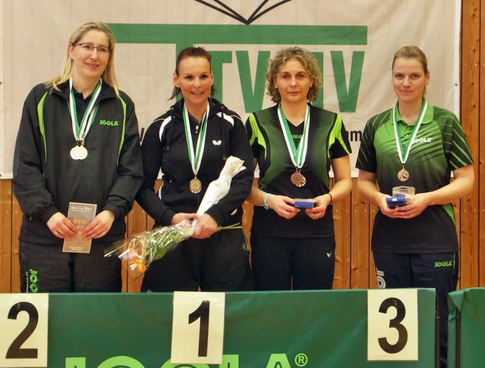 Die Platzierten im Dameneinzel der AK40 – FOTO: TTVMV