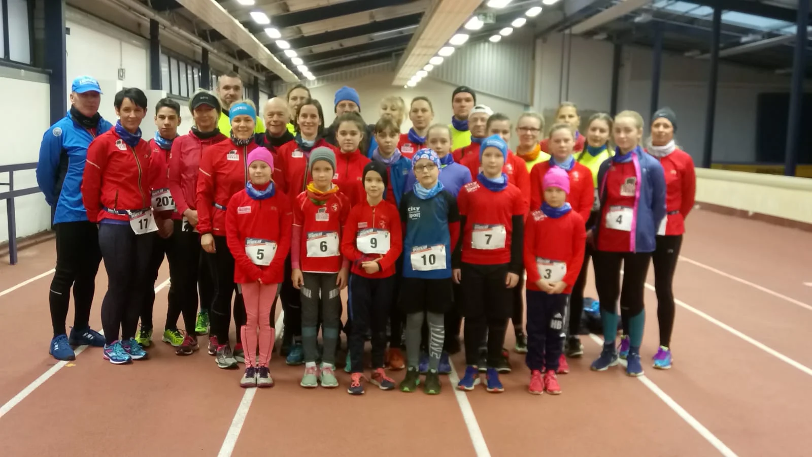 Das Foto zeigt Laager Clubläufer vor dem Start. Foto: Grit Winkelmann-Göllnitz