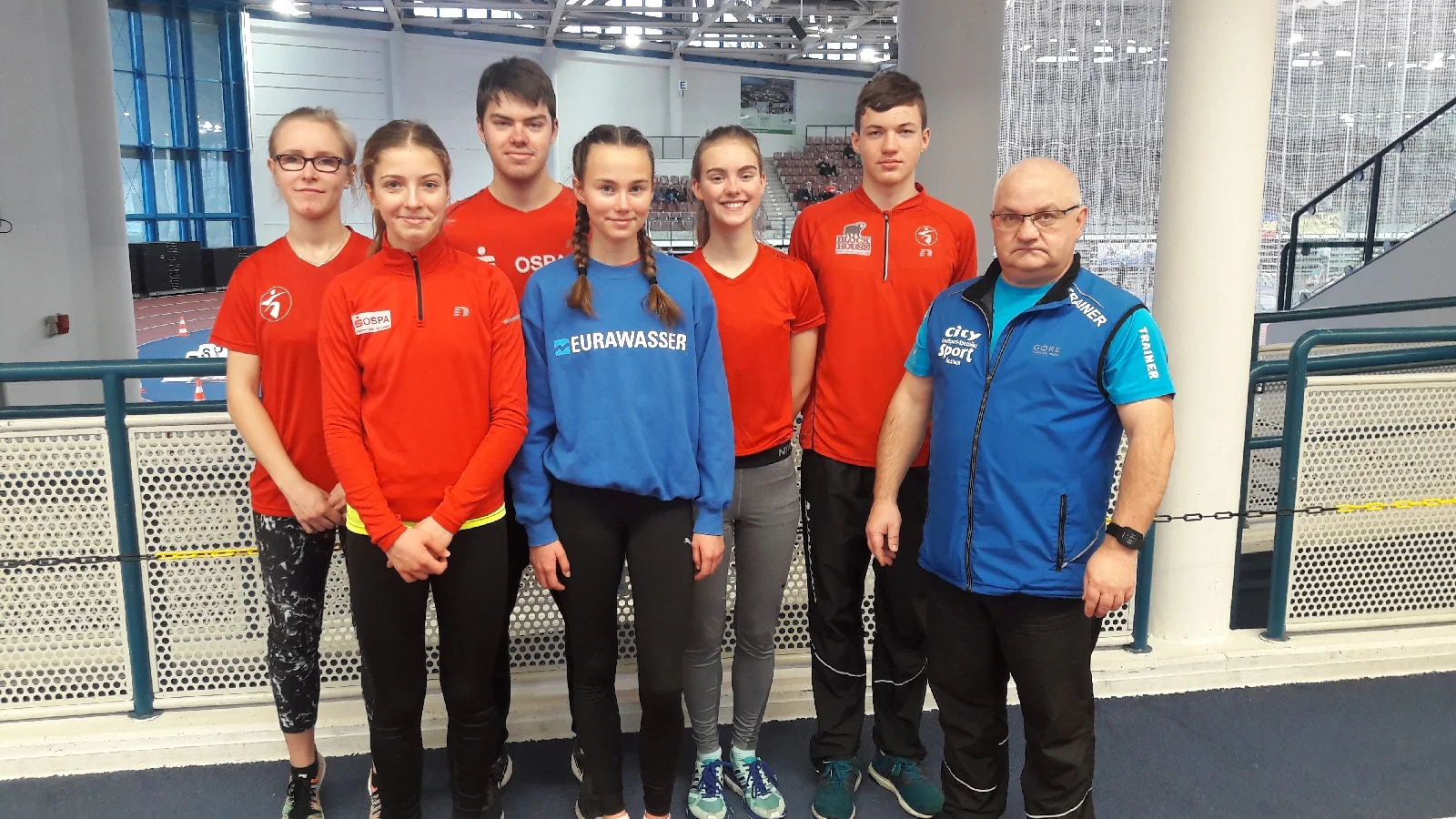Das Foto zeigt die Laager Teilnehmer: (v.l.) Joelina, Lina, Maximilian, Linda, Pia, Ricardo und der Übungsleiter André Stache. Foto: Carmen Wendt