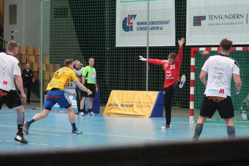 Stiere gewinnen gegen den SV Anhalt Bernburg mit 28:27