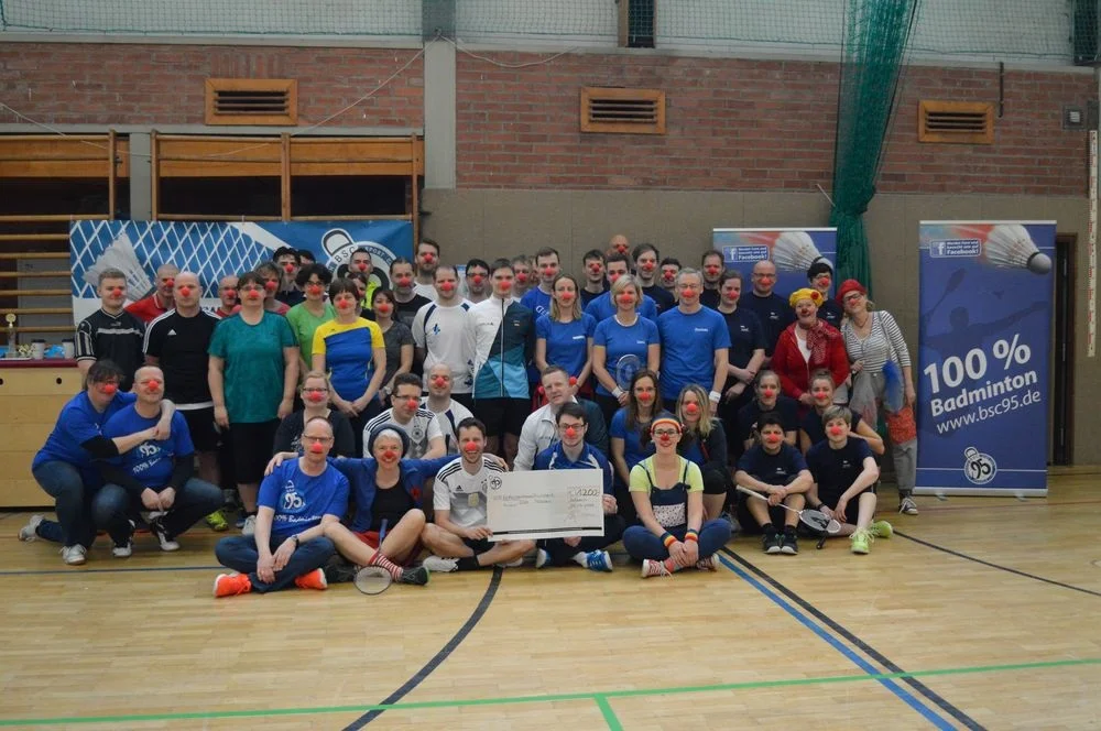 Gruppenfoto © BSC 95 Der Schweriner Badminton Firmen Team Cup war wieder ein voller Erfolg. Gruppenfoto: BSC 95 Schwerin