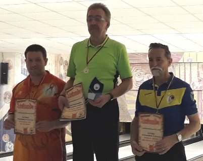 Versehrte: Paul Ahrenberg (Vizemeister), Jannis Kröplien (Meister), Rainer Fröhlich (3. Platz) – Foto: Peter Ahrenberg