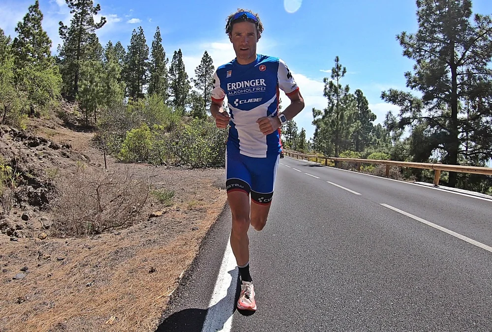Andreas Raelert beim Lauftraining während seines Trainingsaufenthalts auf Teneriffa.Foto: © Raelert Brothers