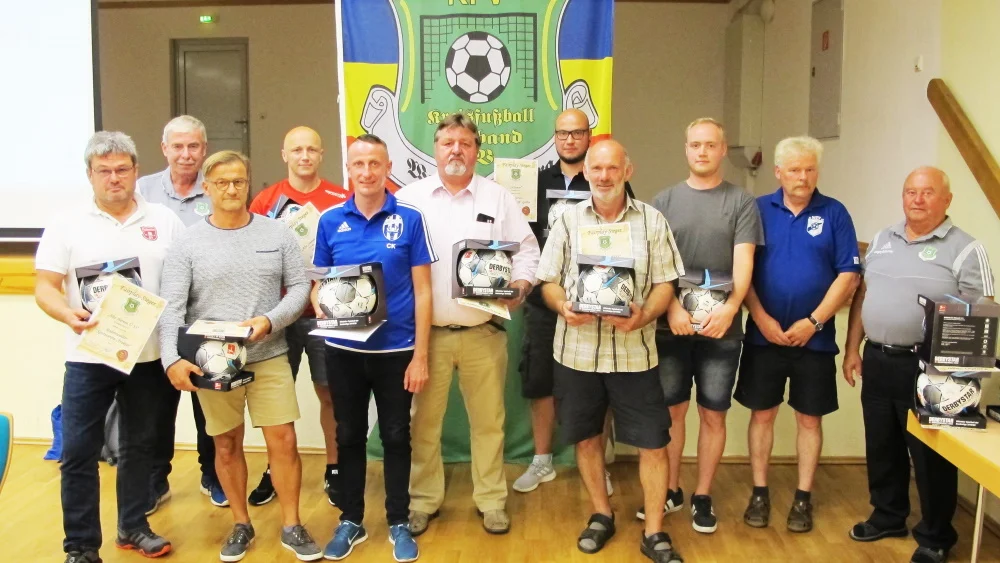 Die Fairplay-Sieger der vergangenen Saison Foto: KFV WM Die Fairplay-Sieger der vergangenen Saison | Fußball in Westmecklenburg - Foto: KFV WM