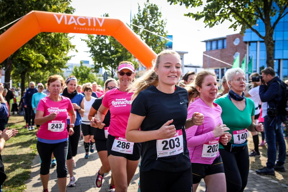 Fast 500 Starterinnen beim 17. Rostocker Frauenlauf