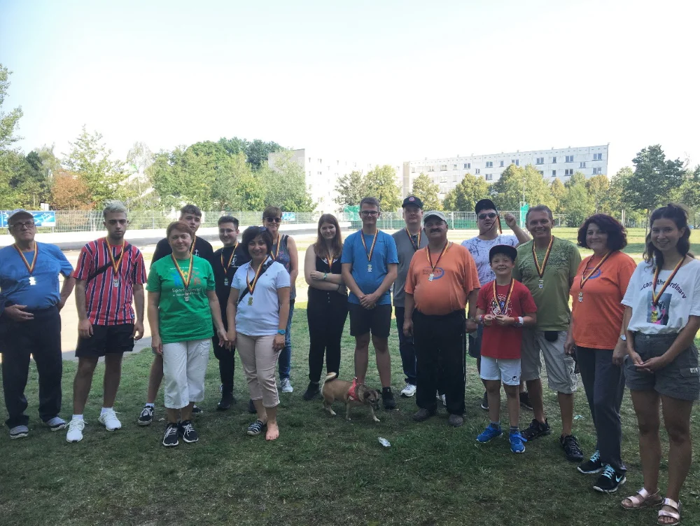 Teilnehmer des 5. offenen Gorodki-Turniers. Foto: Marco Drews, NTS Schwerin e.V. Der „Dreescher Pokal“ im Schweriner Gorodki-Park wurde zum 5. Mal vom Verein für Nichttraditionelle Sportarten ausgerichtet