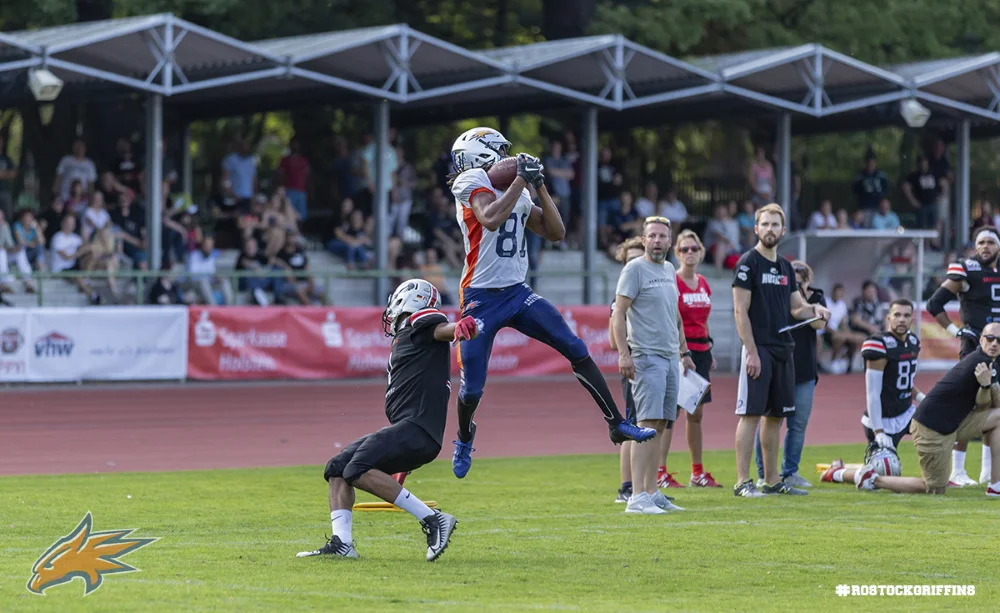 Die Hamburger starteten gegen die Rostock Griffins wie die Feuerwehr. Foto: © Gerd Köhler Rostock vs. Hamburg - American Football. Foto: Griffins Media Team