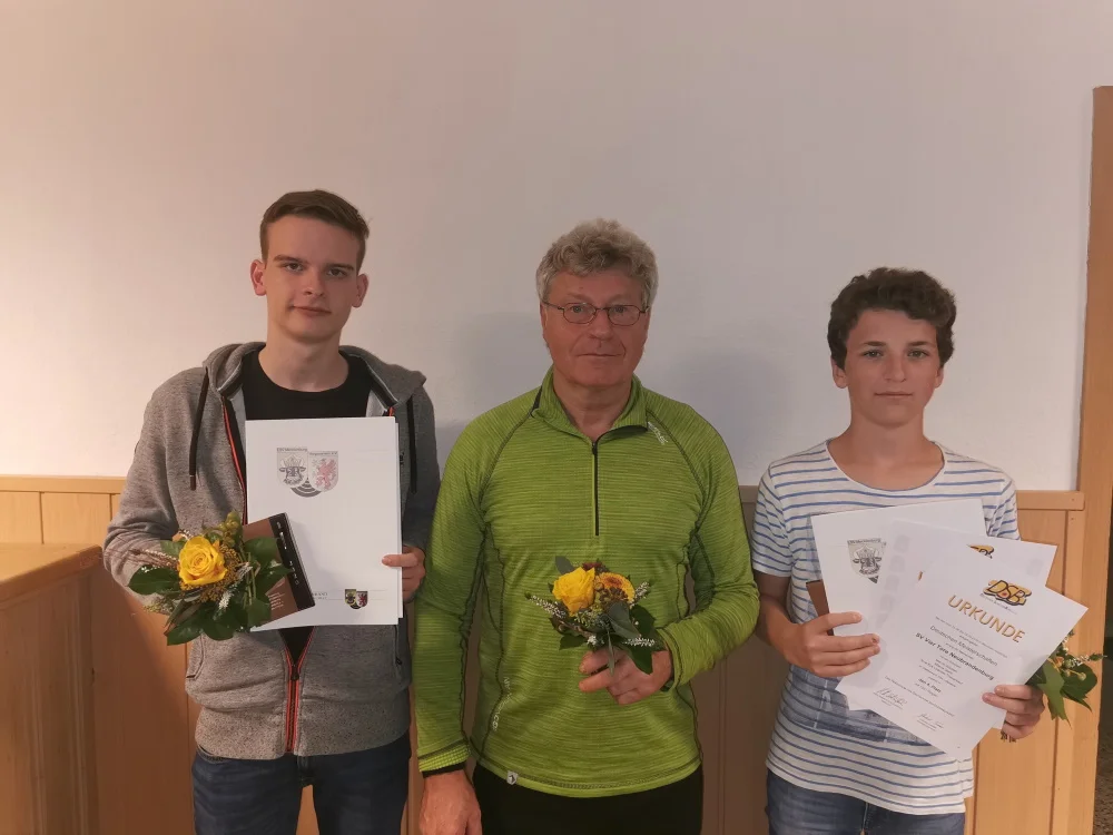 Marvin Köppen, Trainer Günter Hettig; Arne E.L. Theuerkauf. Foto: Jörn Schmöker | Sportschützen Vier Tore Neubrandenburg | Nationalkader