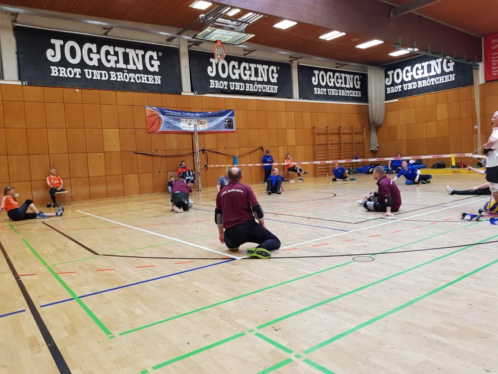 Abschiedsturnier der TSG Söflingen 1864 - Die Neubrandenburger Sitzballmannschaft in Aktion. (Foto: FSVB NB)