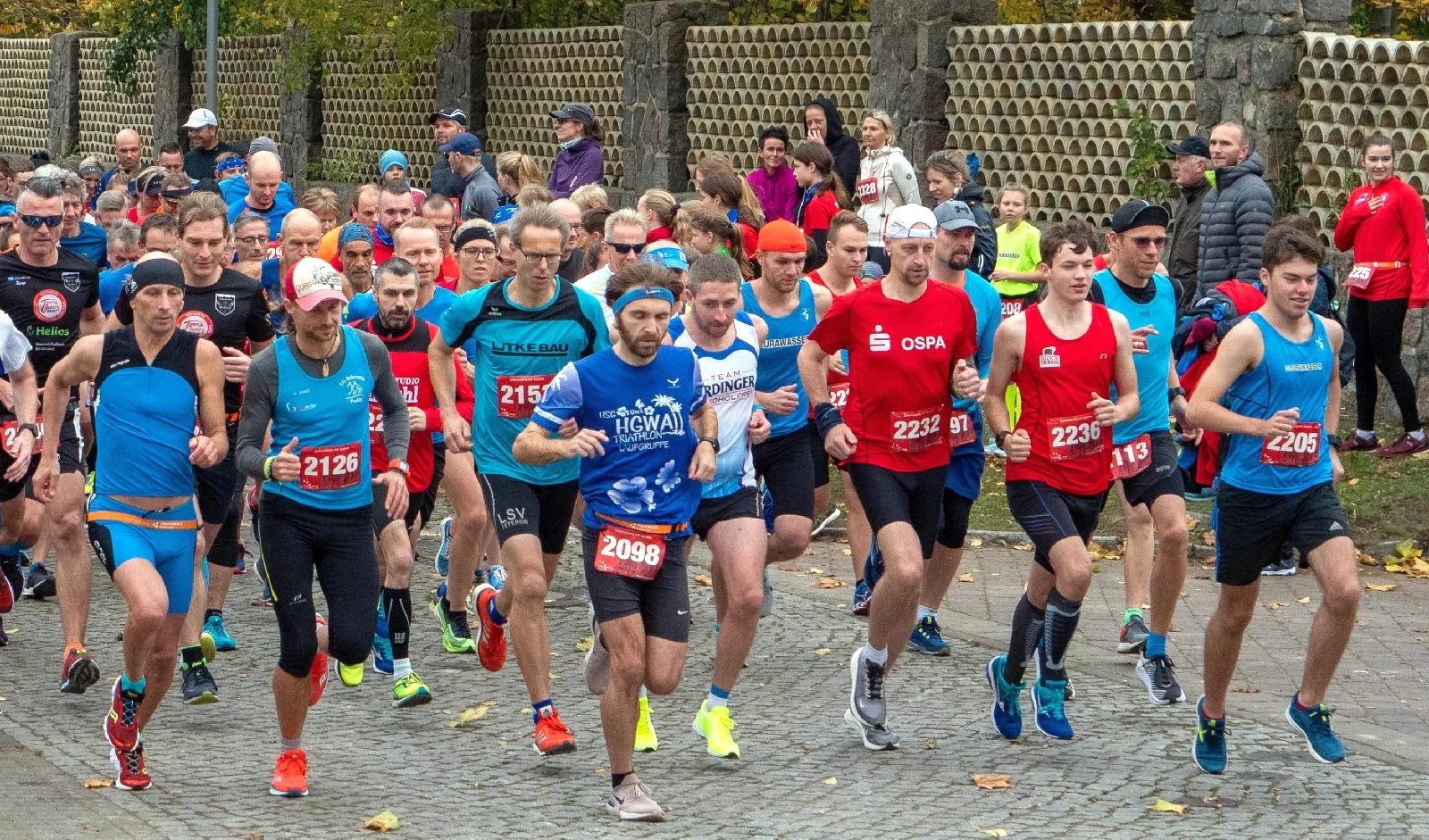 Foto (Axel Peters): Start zum 26. Stralsunder Hochschullauf