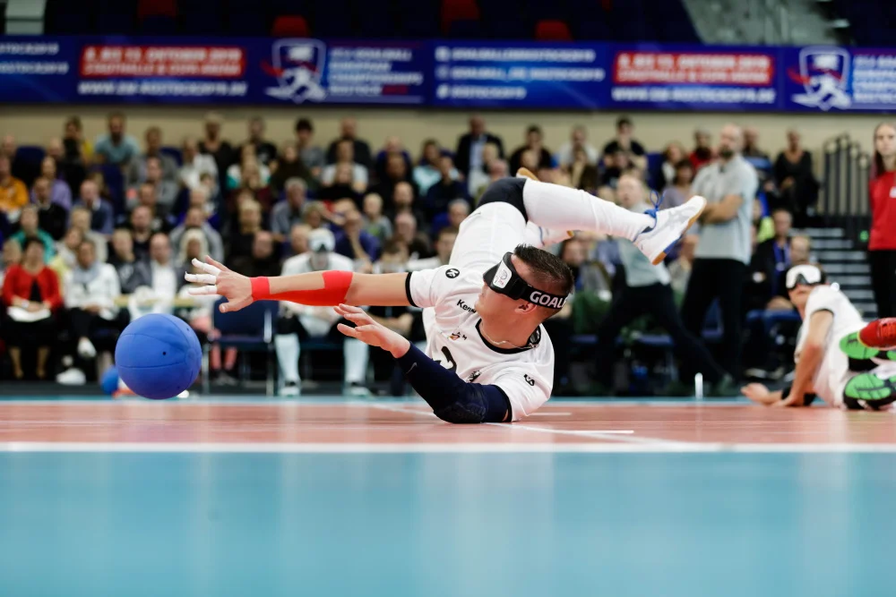 Thomas Steiger im Spiel Deutschland gegen Spanien bei der IBSA Goalball EM 2019 in der Stadthalle Rostock. Foto: Binh Truong / DBS Deutschland vs. Spanien bei der IBSA Goalball EM 2019 in der Stadthalle Rostock. Foto: Binh Truong / DBS