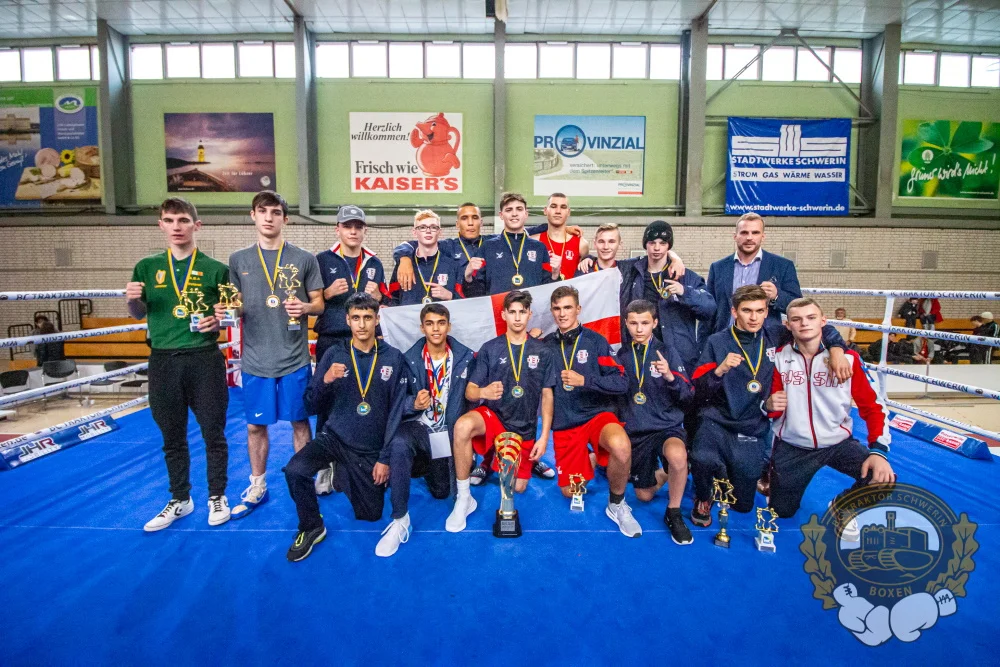 Turniersieger des Internationalen Schweriner Boxturnier 2019. Foto: ©️ Boxclub TRAKTOR Schwerin Turniersieger des Internationalen Schweriner Boxturnier 2019. Foto: ©️ Boxclub TRAKTOR Schwerin