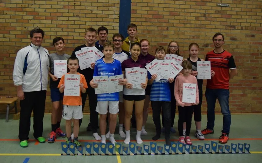 Team BSC 95 Schwerin – Foto: © BSC 95 Schwerin Die jungen Badmintonspieler des BSC 95 Schwerin nach ihren Erfolgen bei der LEM 2019 in Greifswald