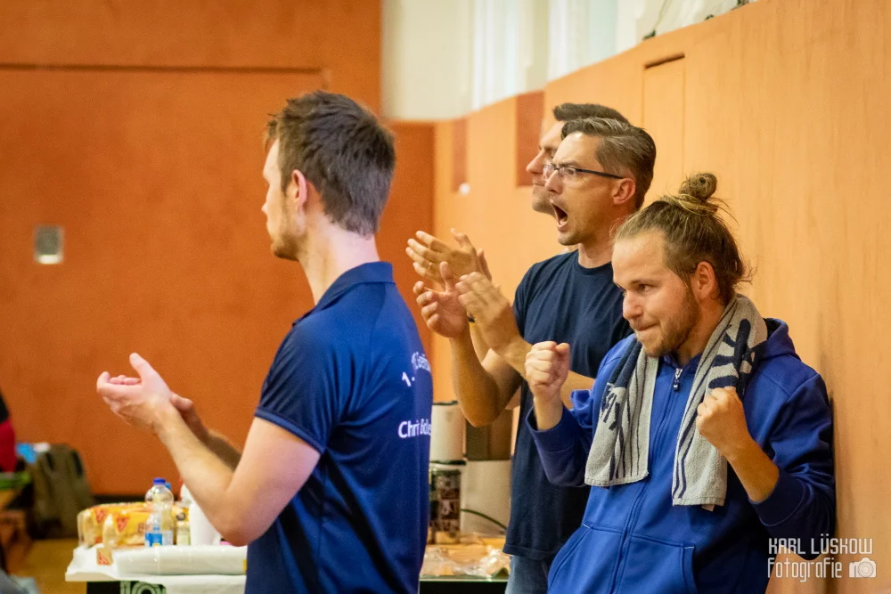 Bei jedem Spiel herrscht Zusammenhalt beim 1. TTC Greifswald. Foto: Karl Lüskow Teamspirit beim 1. TTC Greifswald | Tischtennis in Mecklenburg-Vorpommern
