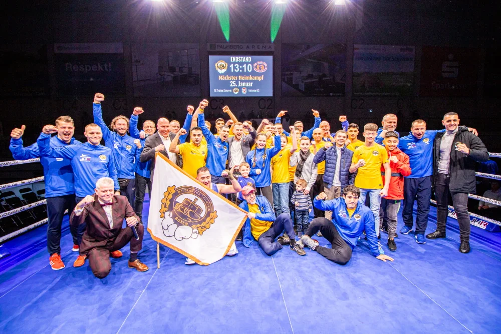Team Traktor nach dem Sieg gegen Hannover-Seelze | Foto: ©️ Boxclub TRAKTOR Schwerin