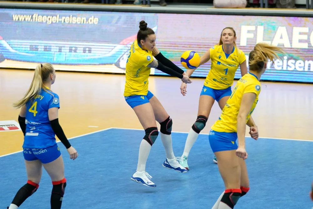 McKenzie Adams in der Ballannahme – Foto: © Michael Dittmer Volleyball Bundesliga | SSC-Spielerin McKenzie Adams in der Ballannahme - Foto: © Michael Dittmer