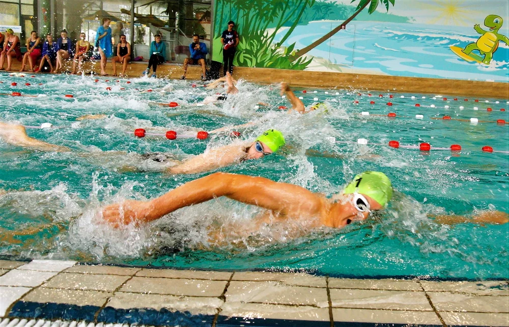 Frederik Pilarski (25:43/SC Neubrandenburg) und André Bauschmann (25:36/TC Fiko Rostock) beim 14. LVM-Versicherung Swim&Run in Güstrow. Foto: Veranstalter