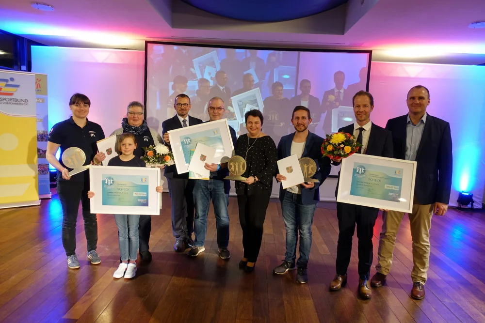 Preisträger (Kategorie II) im Wettbewerb „Kinder- und jugendfreundlicher Sportverein“. Foto: LSB MV/Collin Preisträger (Kategorie II) im Wettbewerb „Kinder- und jugendfreundlicher Sportverein“. Foto: LSB MV/Collin