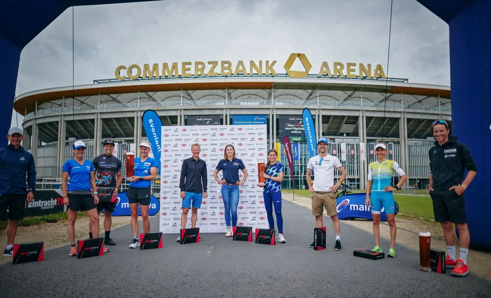 Team-Finish des Staffel-Triathlons. Foto: Isaak Papadopoulos