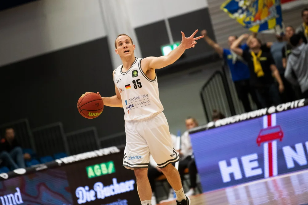 Brad Loesing während des 9. Spieltags zwischen Science City Jena und Phoenix Hagen (BARMER 2. Basketball Bundesliga ProA Saison 2019 2020).Foto: © Christoph Worsch Brad Loesing - Foto: Christoph Worsch
