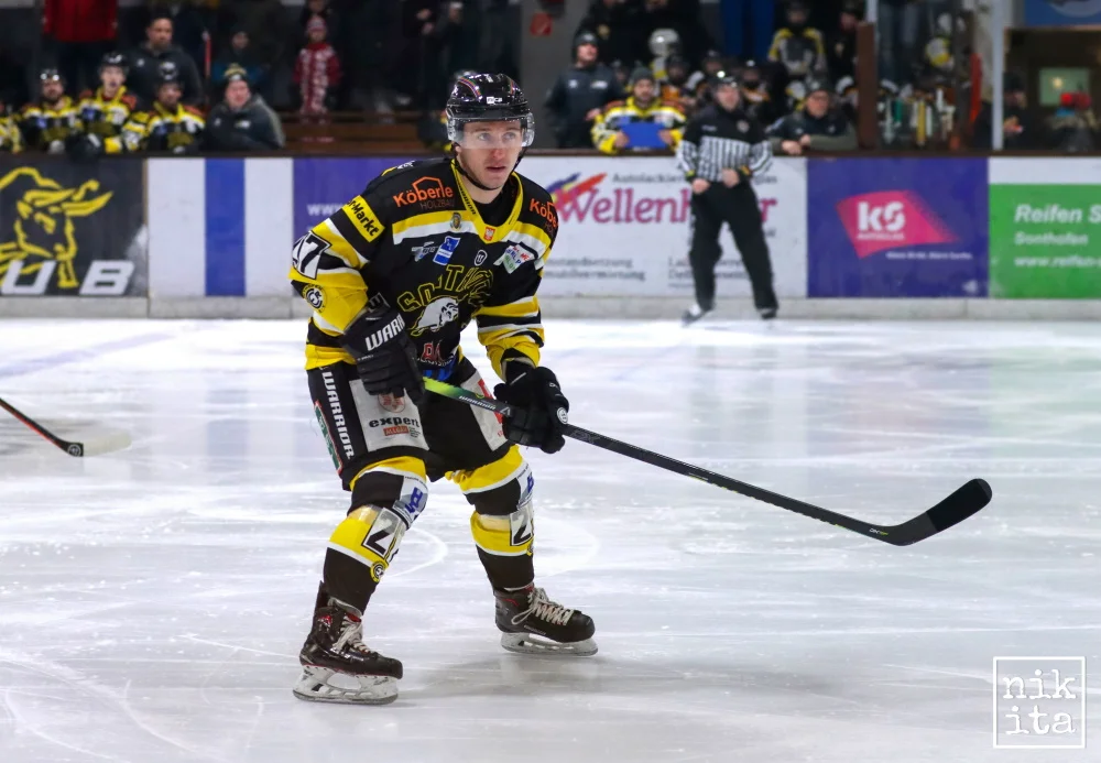 Neuer Stürmer bei den Piranhas: Filip Stopinski. Foto: © nikita Aus Sonthofen an die Ostseeküste: Eishockey-Stürmer Filip Stopinski.