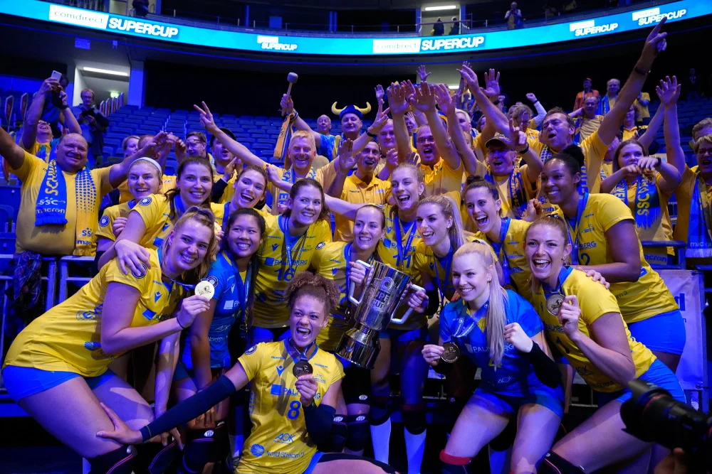 Supercup 2019 mit Fans Foto: midigrafie Supercup 2019 mit Fans Foto midigrafie