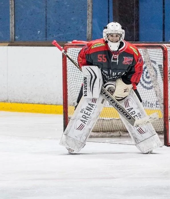 Jascha Strobel: Neuer Backup in Rostock. Foto: Rostocker Eishockey Club Jascha Strobel: Neuer Backup in Rostock. Foto: Rostocker Eishockey Club