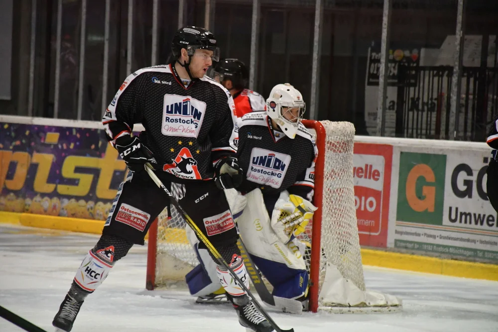 Foto: Susann Ackermann Ohne Zuschauer geht es auch für die Piranhas des Rostocker Eishockeyclubs weiter. Foto: Susann Ackermann
