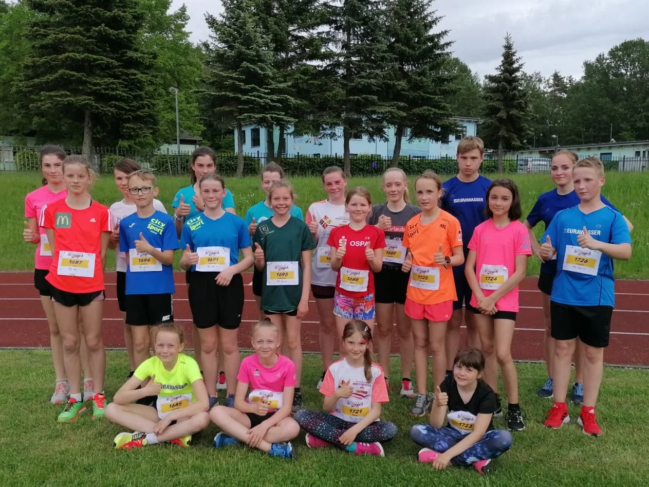 Das Foto zeigt die sportlichen Kinder der Laager Laufgruppe. Foto: Katja Beu