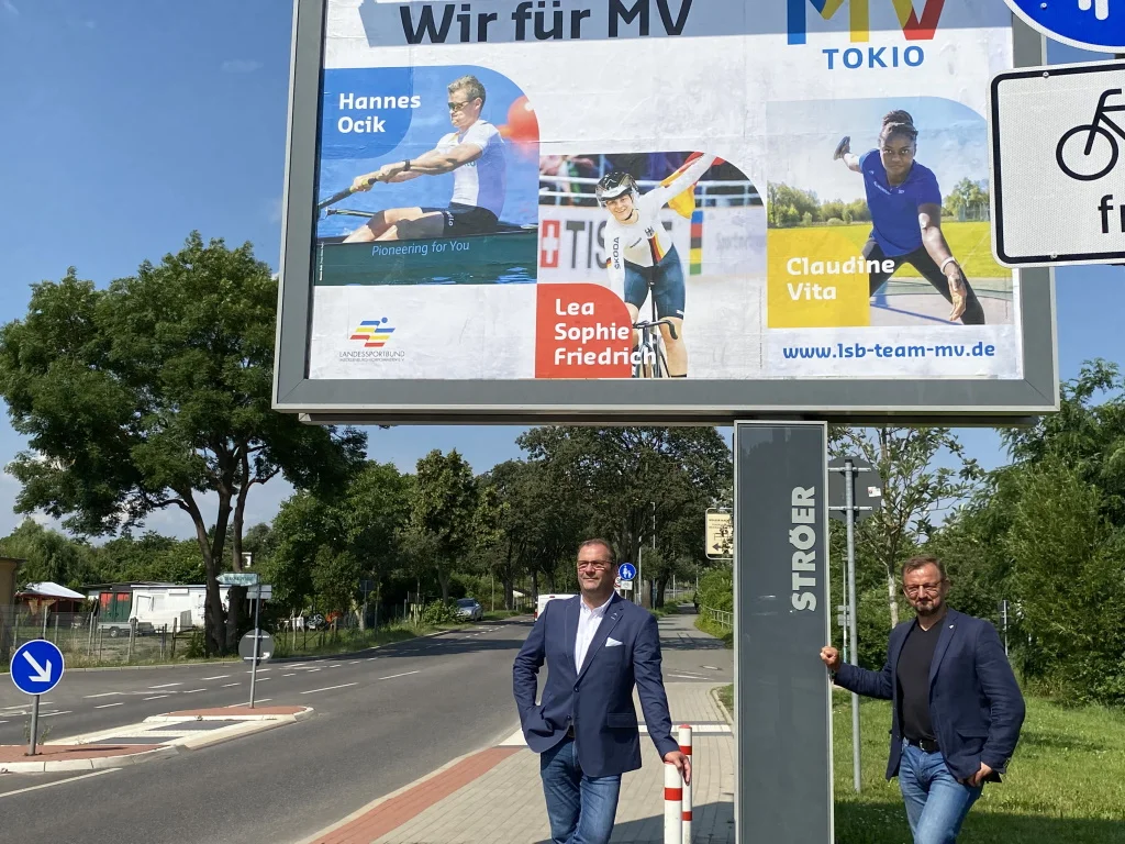 Frank Geßner, Regionalleiter Ströer Deutsche Städte Medien GmbH (links) und LSB-Geschäftsführer Torsten Haverland | Foto: Landessportbund M-V e.V.