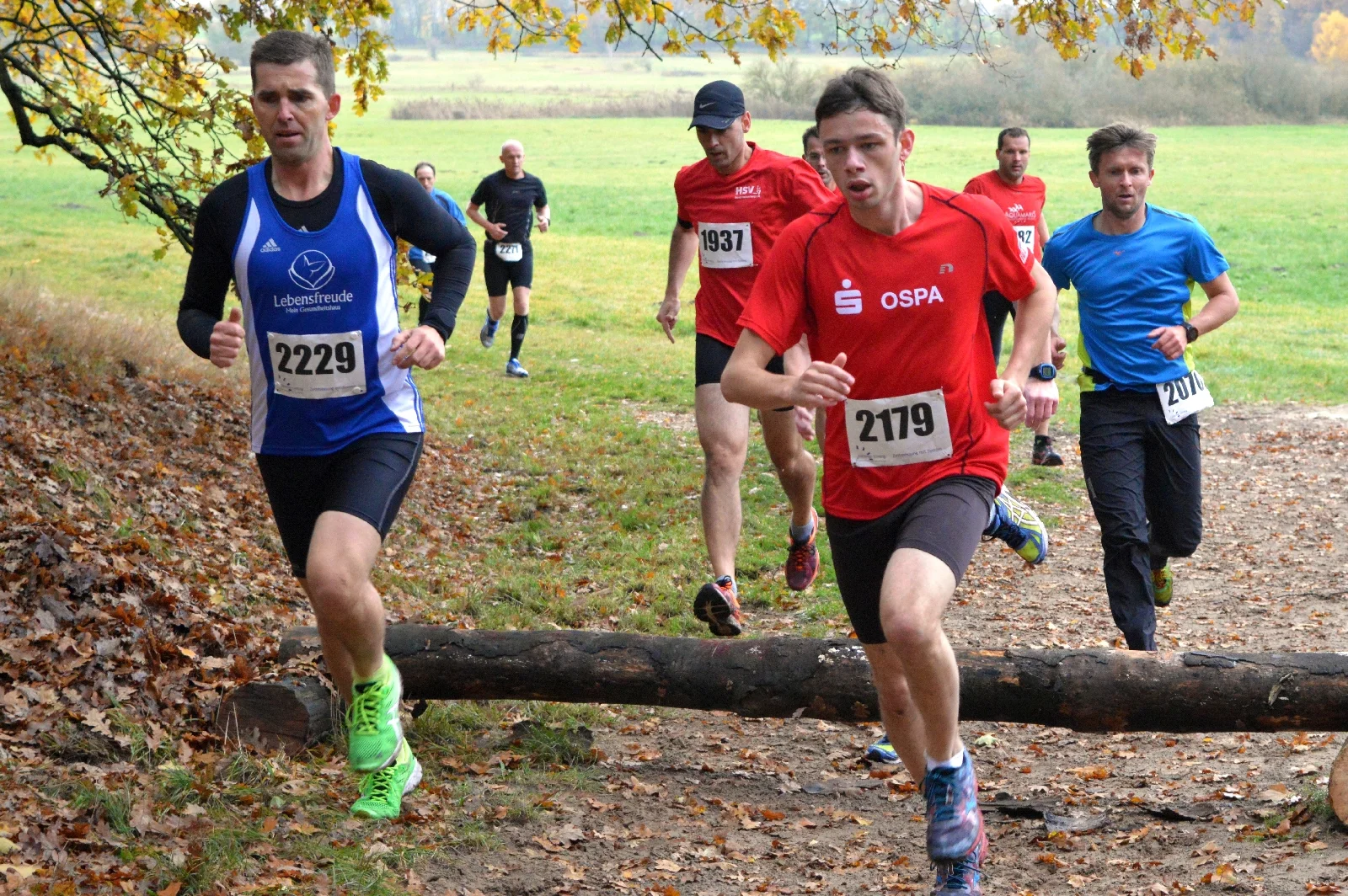 Das Foto zeigt Aktive auf der Laager Crossstrecke. Foto: Ralf Sawacki