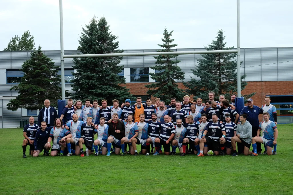 Gruppenfoto der Teams Rugbyspielgemeinschaft MV und Braunschweiger Welfen | Foto: Max Zimmermann