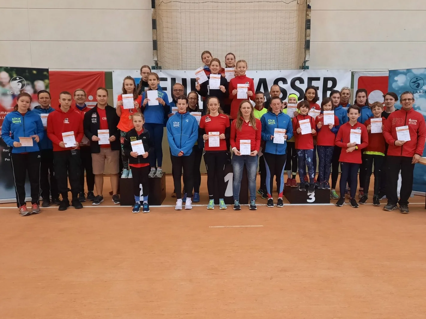 Das Foto zeigt die erfolgreichen Teilnehmer der Sportabzeichen-Tage. Foto: Stache