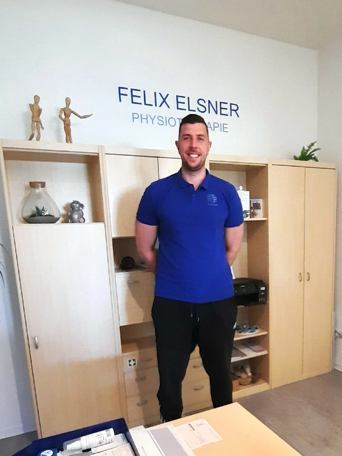Das Foto zeigt Felix Elsner in seiner Praxis in Laage. Foto: Andre Stache