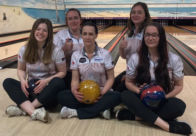 Die Mädels des 1. BC Rostock um Kapitän Stefanie Rose hatten ihren ersten Heimspieltag auf den Bahnen des Bowlingcenter Leuchtfeuer in Ribnitz-Damgarten.