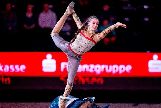Zweiter Platz für Voltigiererin Alina Roß beim internationalen CVI Ermelo