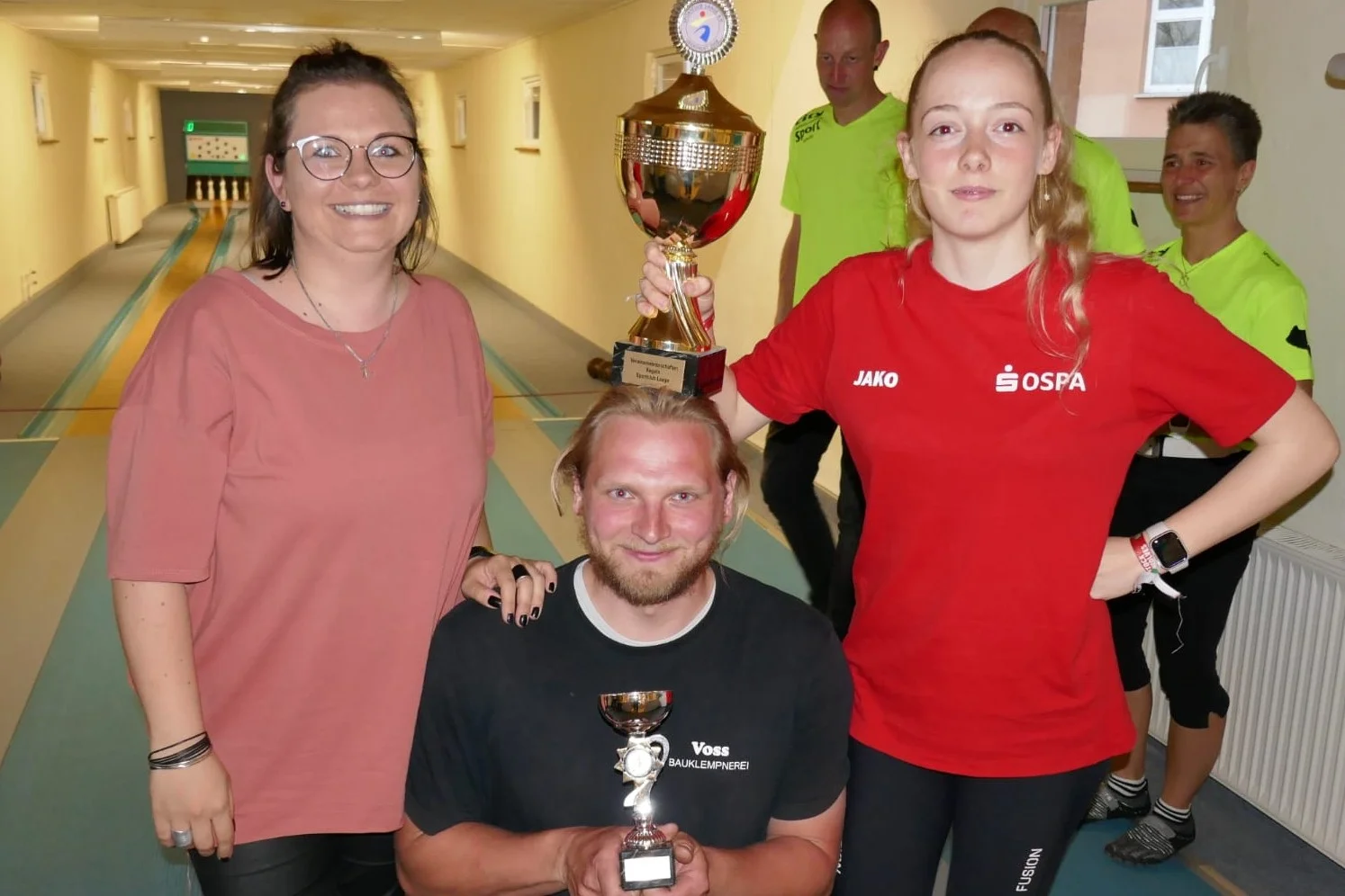 Das Foto zeigt das Siegerteam: Marleen Freudenreich, Jan Rößler und Juliane Göllnitz (v.l.). Foto: Torsten Freudenreich