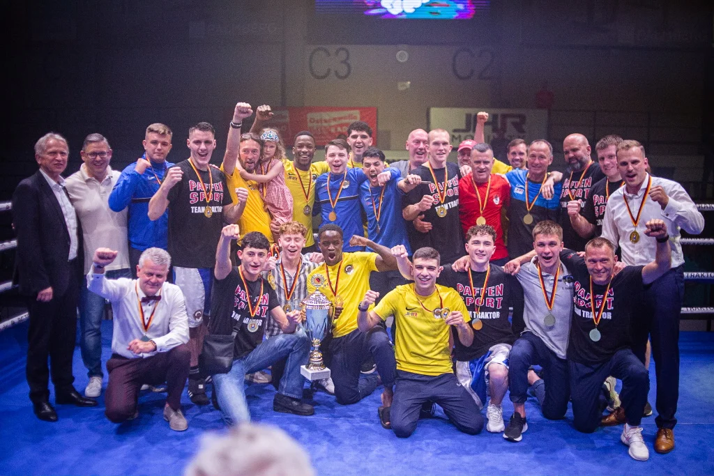Die Freude über die Meisterschaft ist riesig. Foto: © Boxclub TRAKTOR Schwerin