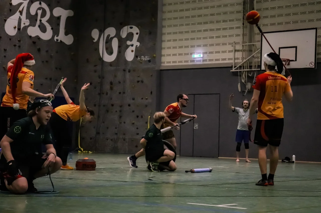 © Likedeeler Das Rostocker Jugger-Team "Likedeeler" beim Flensburger Nikolausturnier