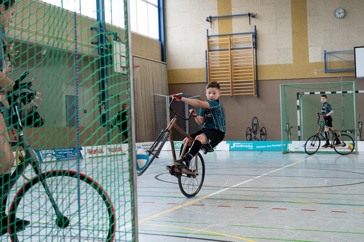 Die Wöbbeliner Sporthalle war Schauplatz der Nachwuchslandesmeisterschaften im Radball. (Foto: Robert Knaack)