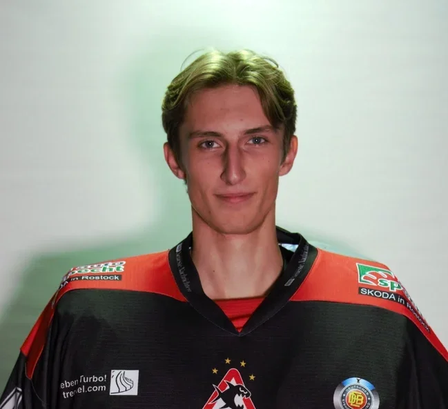 Christopher Strasen bleibt bei den Piranhas!