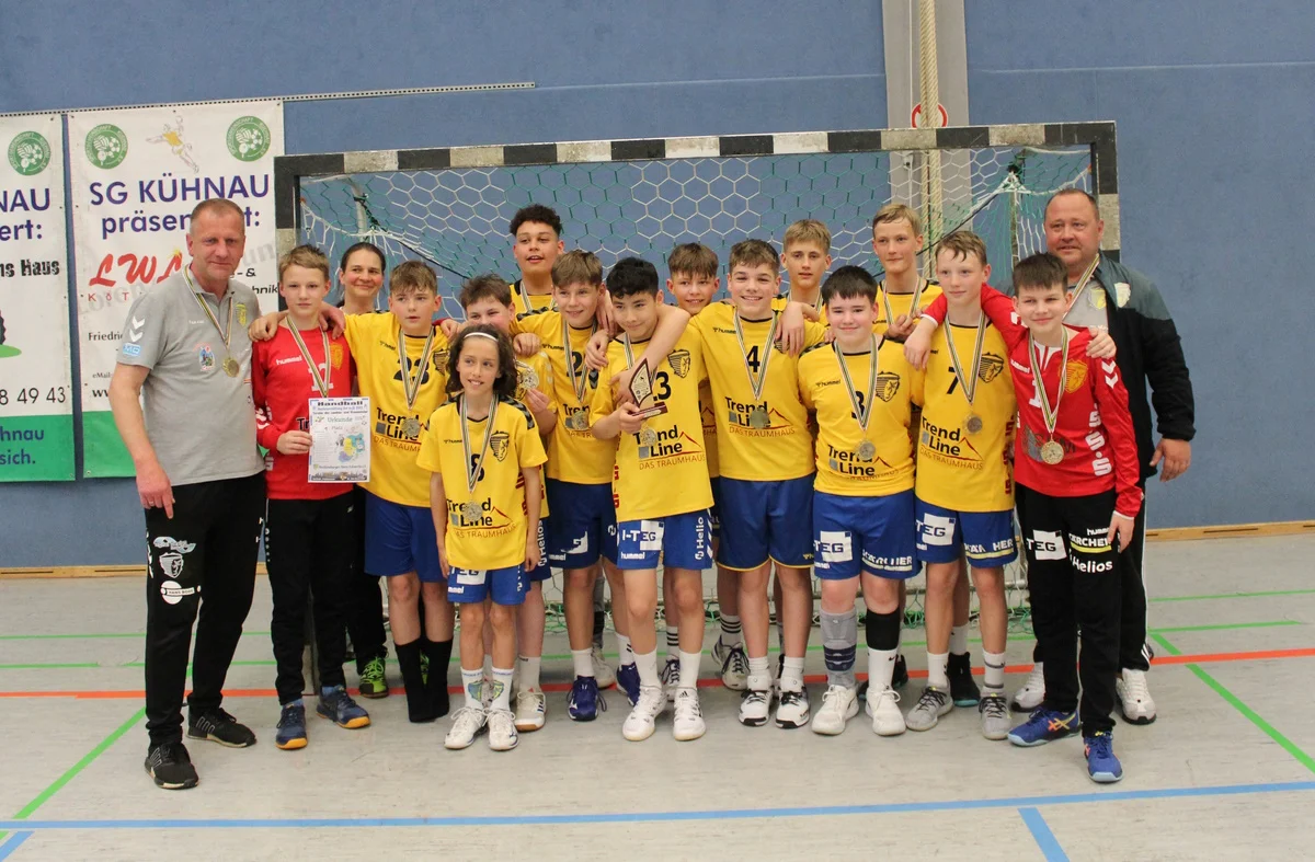 Jungstiere sind ostdeutscher Handball-Meister