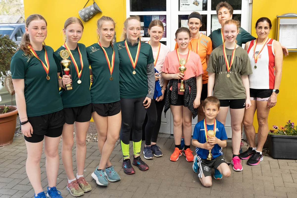 Gruppenbild der Sieger:innen der 2. Laager Stadtrallye